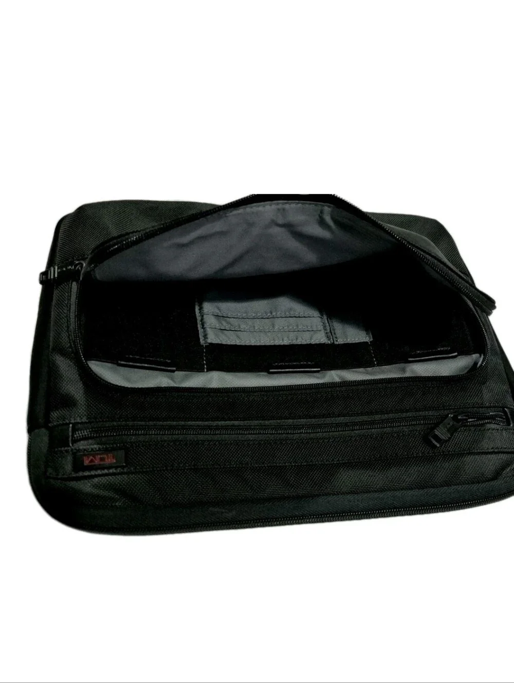Tumi Laptop Cover ⬇️ Read Full Description ⬇️